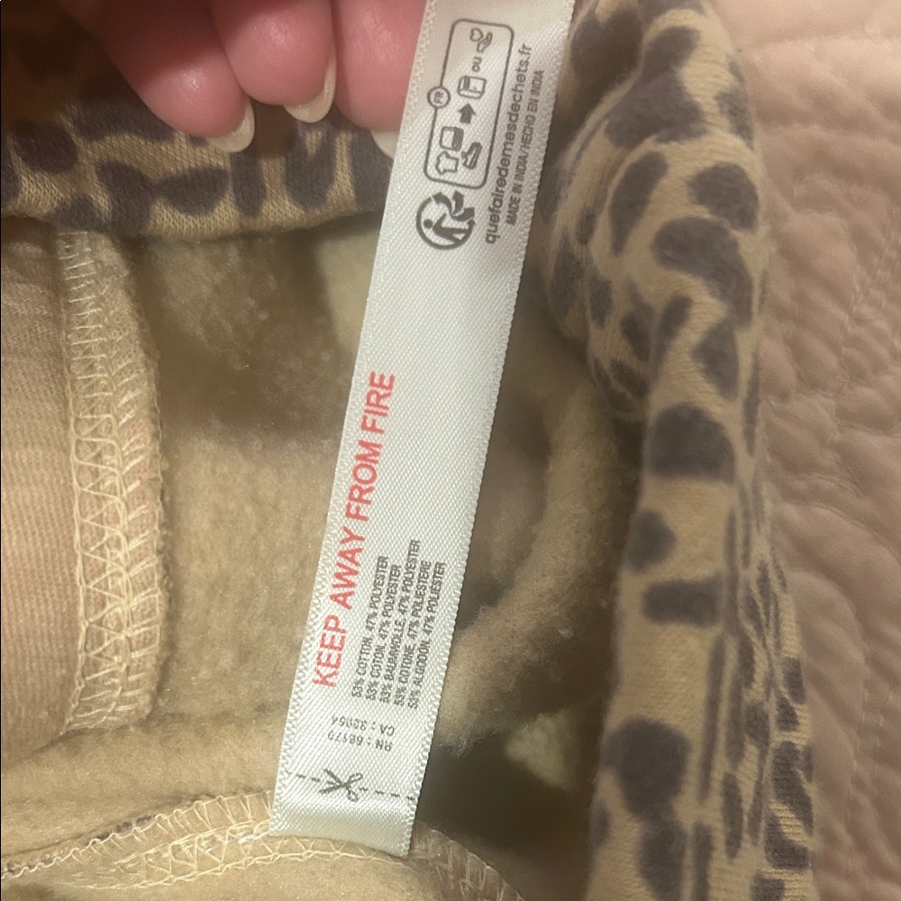 DAILY PRACTICE ANTHROPOLOGY Animal Print Hoodie and Zola Joggers - Picture 4 of 16
